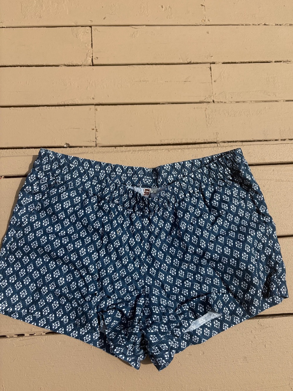 Kut from the Kloth Navy and White Linen Shorts